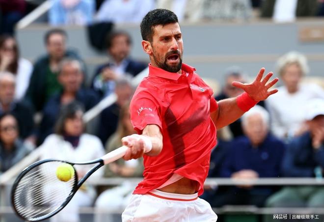 关于德约科维奇连续七场比赛得分超过惊险取胜，勇士挑战极限！的信息